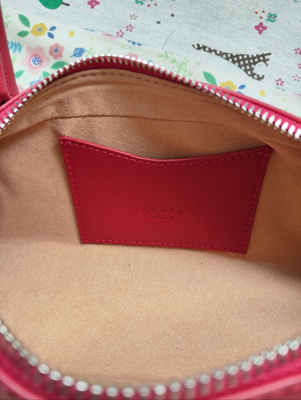ALAÏA Red Baguette Shoulder Bag - Picture 6 of 7